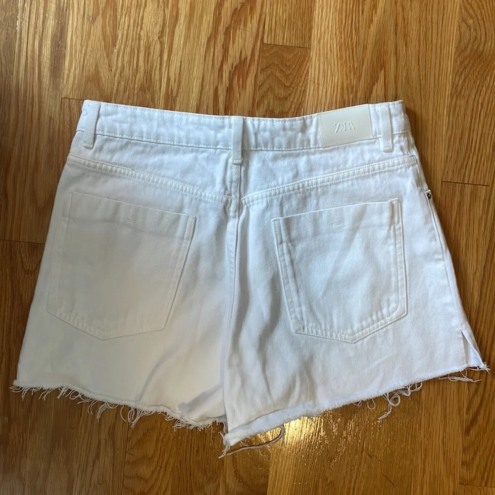 High Rise Shorts - Picture 3 of 3